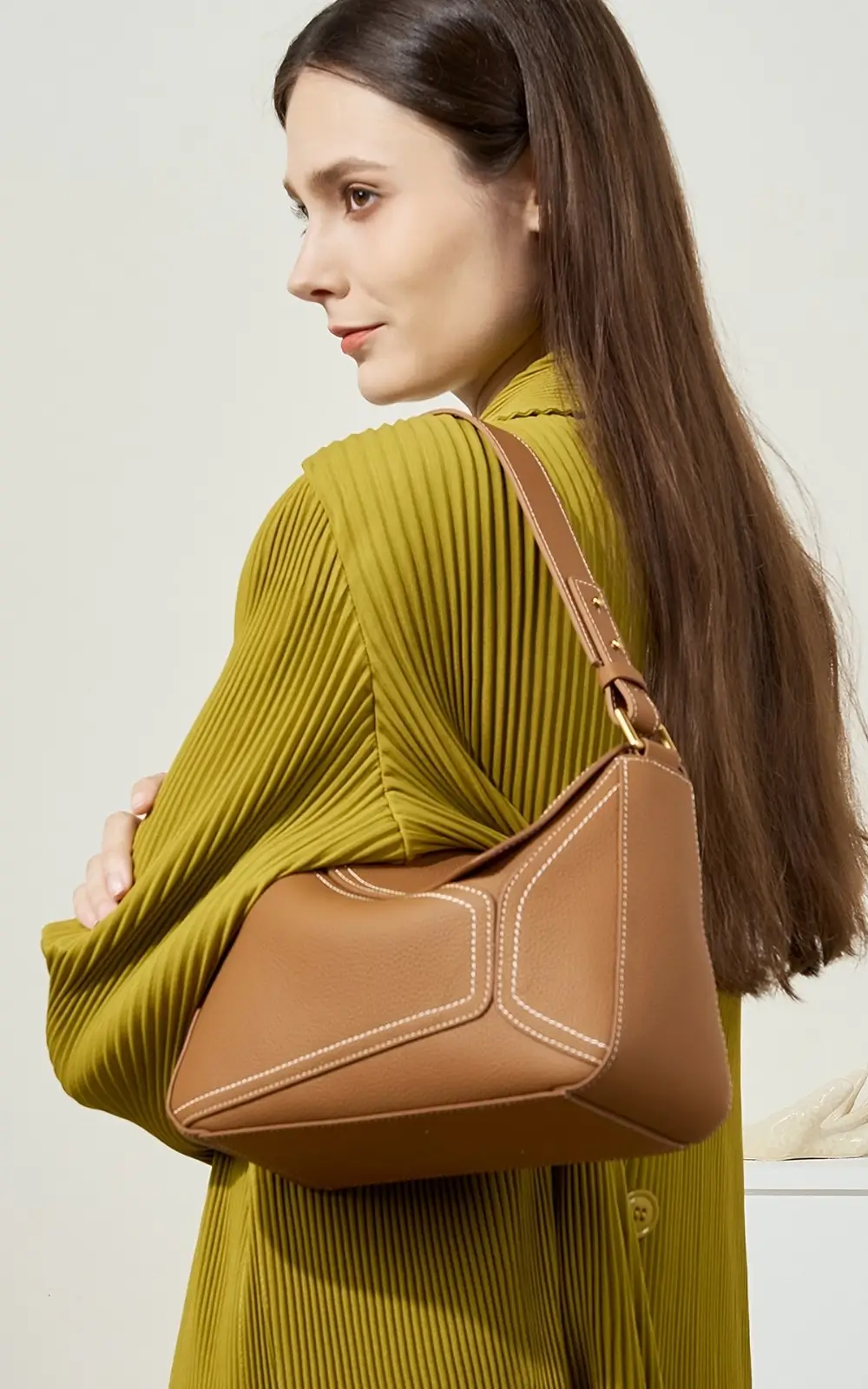 Hoclin Serena Hobo Bag front view in camel brown calfskin leather with contrast stitching
