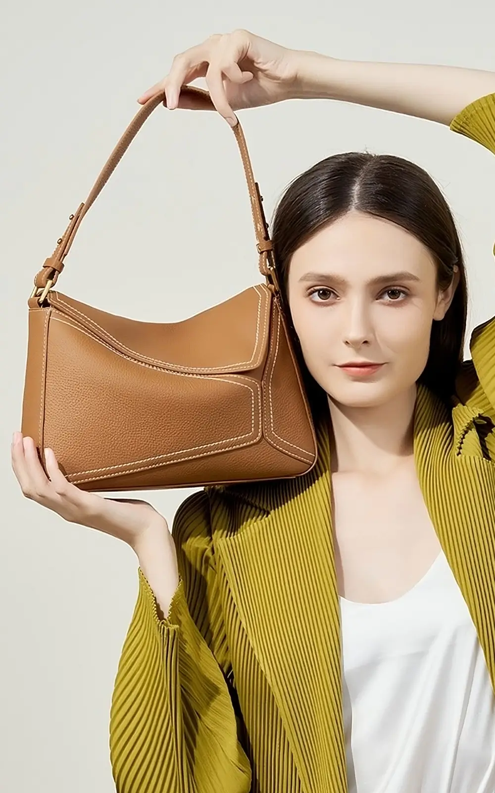 Back view of premium Italian leather Hoclin Hobo Bag in camel brown