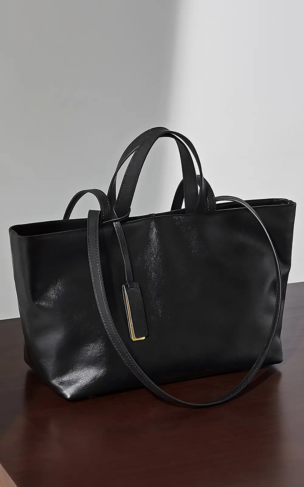 Fashionable crossbody and handbag in one