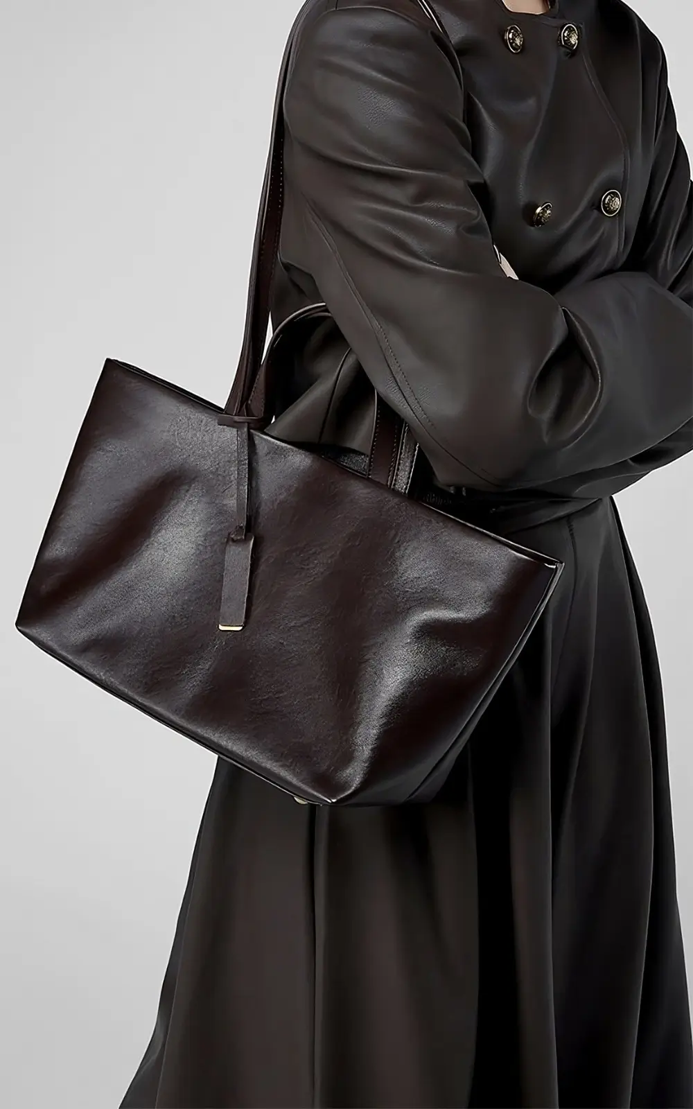 Versatile tote bag for hand carry or crossbody wear
