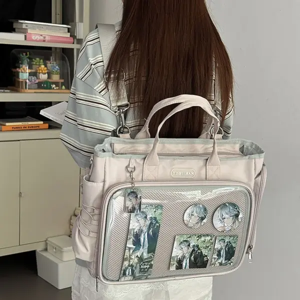 User wearing convertible ita bag as crossbody at convention booth